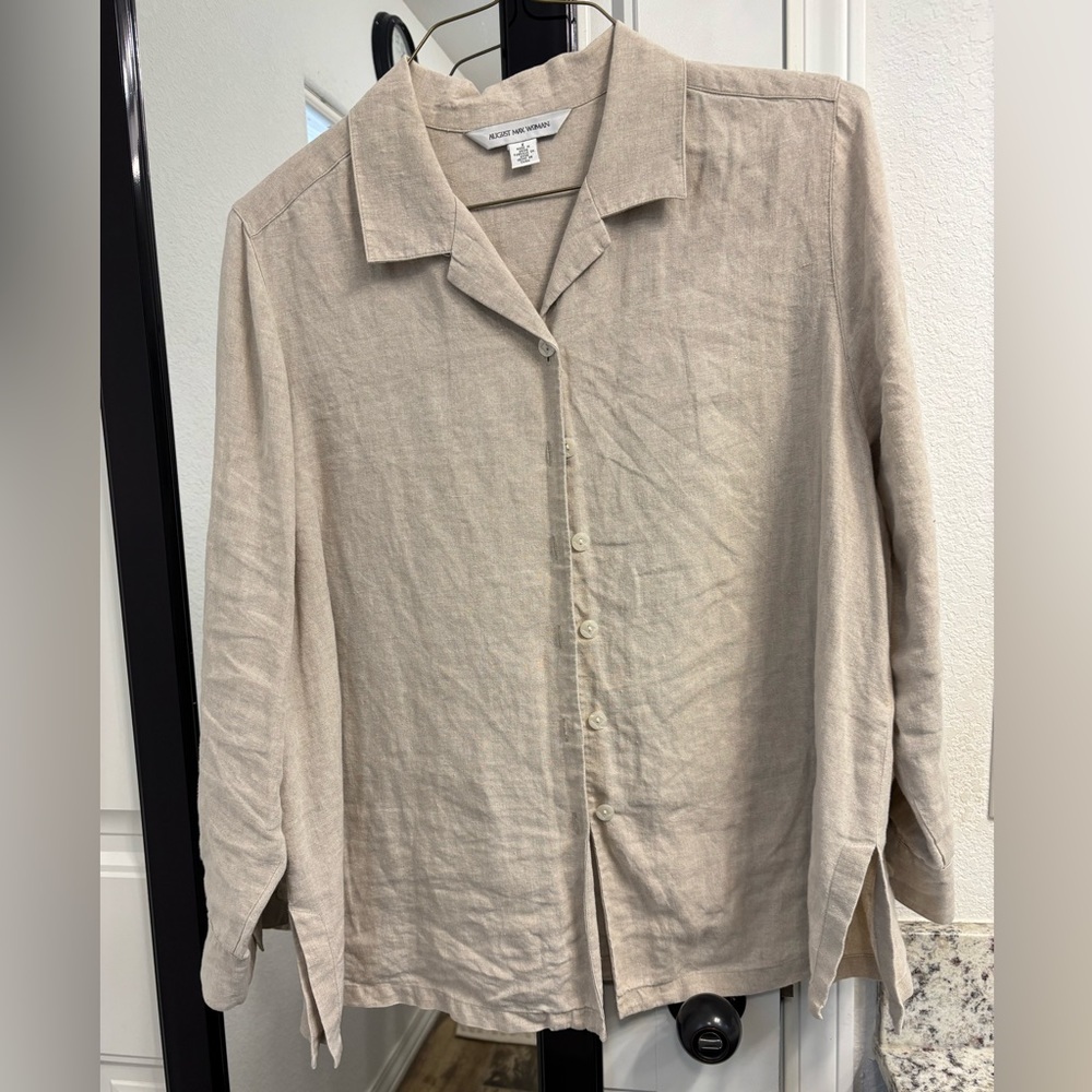 100% linen long sleeved button up shirt